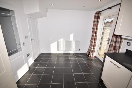 3 bedroom Semi-detached house to let in Finch Drive, Sleaford, NG34