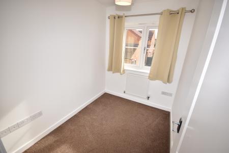 3 bedroom Semi-detached house to let in Finch Drive, Sleaford, NG34
