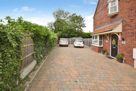 2 bedroom Terraced House for sale in Dickinson Road, Heckington, Sleaford