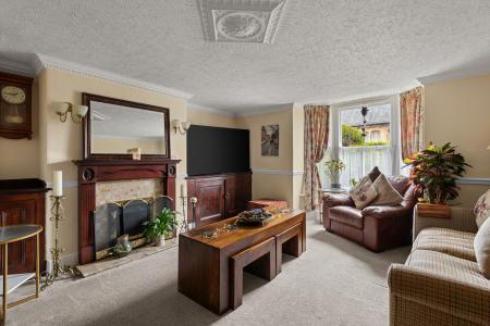 4 bedroom Character Property to let in Jermyn Street, Sleaford, NG34