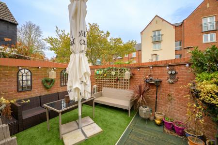 4 bedroom Character Property to let in Jermyn Street, Sleaford, NG34