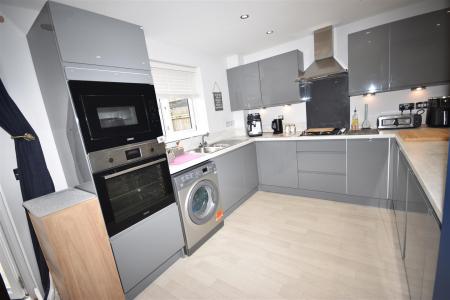 3 bedroom Semi-detached house for sale in Hoplands Road, Coningsby, Lincoln