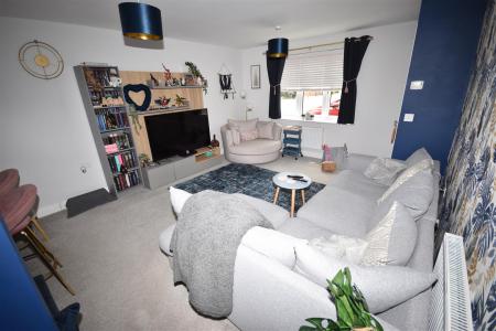 3 bedroom Semi-detached house for sale in Hoplands Road, Coningsby, Lincoln