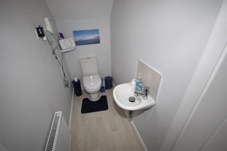 3 bedroom Semi-detached house for sale in Hoplands Road, Coningsby, Lincoln