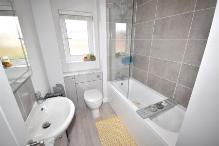3 bedroom Semi-detached house for sale in Hoplands Road, Coningsby, Lincoln