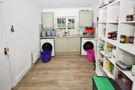 4 bedroom Detached bungalow for sale in Brauncewell, Lincoln