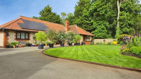 4 bedroom Detached bungalow for sale in Brauncewell, Lincoln