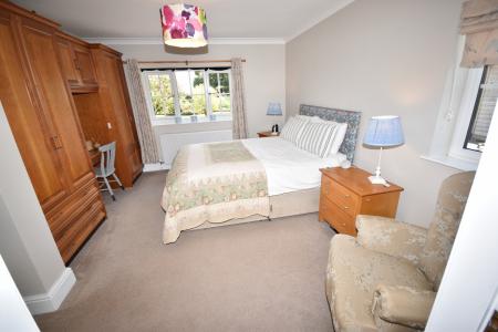 4 bedroom Detached bungalow for sale in Brauncewell, Lincoln