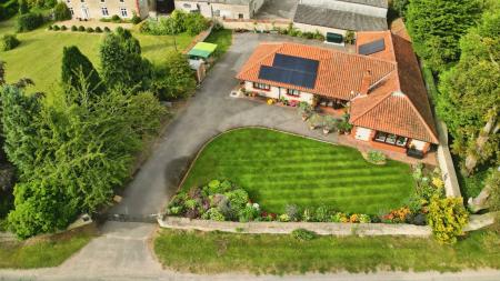 4 bedroom Detached bungalow for sale in Brauncewell, Lincoln