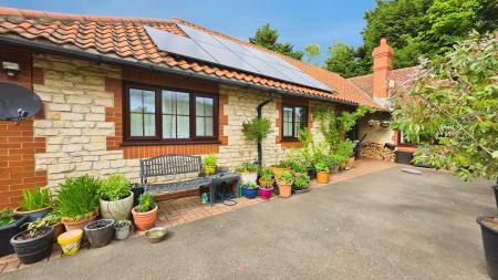 4 bedroom Detached bungalow for sale in Brauncewell, Lincoln