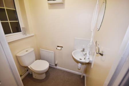 4 bedroom Detached house to let in Cherry Tree Crescent, Cranwell, NG34