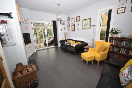 4 bedroom Detached bungalow for sale in Rectory Road, Ruskington, Sleaford