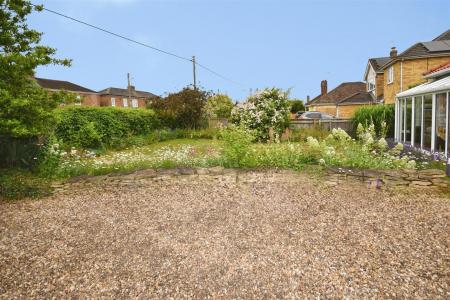 4 bedroom Detached bungalow for sale in Rectory Road, Ruskington, Sleaford