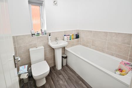 4 bedroom Detached house for sale in Whittle Road, Holdingham, Sleaford