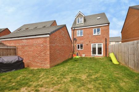 4 bedroom Detached house for sale in Whittle Road, Holdingham, Sleaford