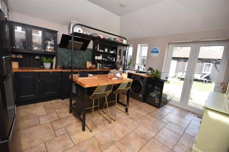 2 bedroom Semi-detached house for sale in Grantham Road, Sleaford