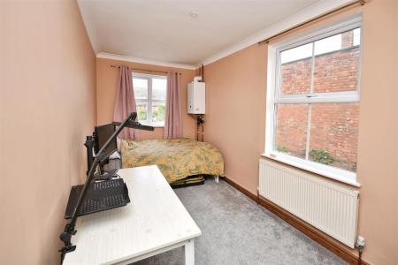 2 bedroom Semi-detached house for sale in Grantham Road, Sleaford