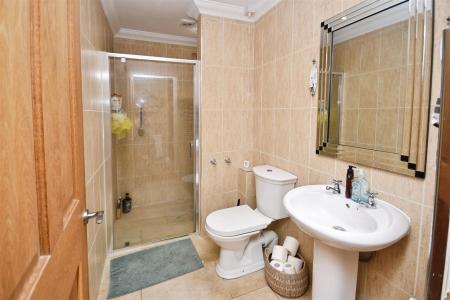 2 bedroom Semi-detached house for sale in Grantham Road, Sleaford