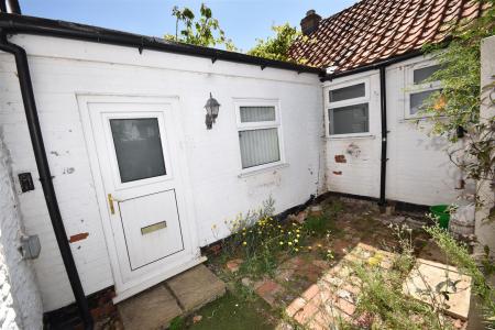 3 bedroom Semi-detached house for sale in Holme Lane, Ruskington, Sleaford