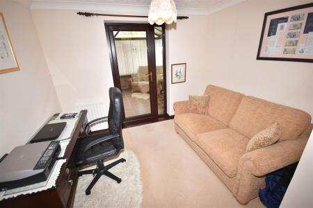 3 bedroom Detached bungalow for sale in Whitehouse Road, Ruskington, Sleaford