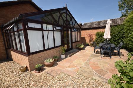 3 bedroom Detached bungalow for sale in Whitehouse Road, Ruskington, Sleaford