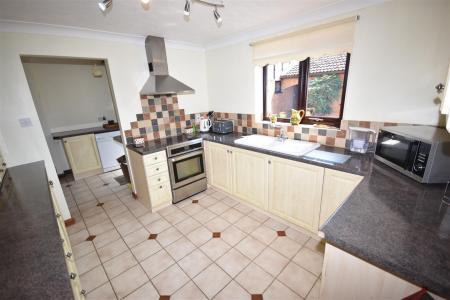 3 bedroom Detached bungalow for sale in Whitehouse Road, Ruskington, Sleaford
