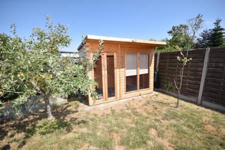 1 bedroom Bungalow to let in Rectory Road, Ruskington, NG34