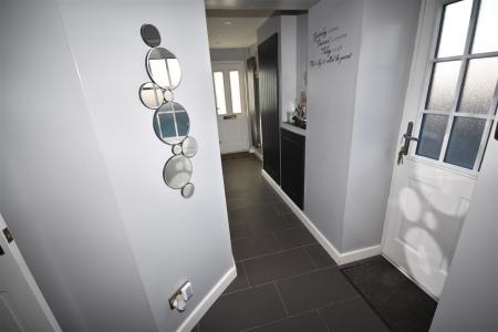 3 bedroom Semi-detached house for sale in Durham Avenue, Sleaford