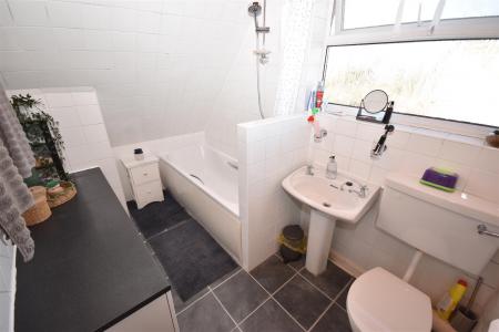 3 bedroom Semi-detached house for sale in Durham Avenue, Sleaford