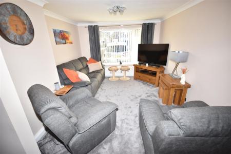 3 bedroom Semi-detached house for sale in Durham Avenue, Sleaford