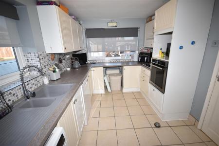 3 bedroom Semi-detached house for sale in Durham Avenue, Sleaford