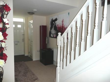 4 bedroom Town house to let in Arran Close, Greylees, Sleaford, NG34