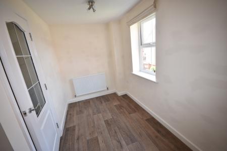 4 bedroom Town house to let in Arran Close, Greylees, Sleaford, NG34