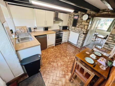 2 bedroom Semi-detached house for sale in Middle Street, Metheringham, Lincoln