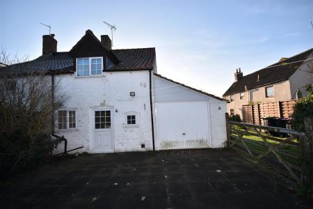 2 bedroom Semi-detached house for sale in Middle Street, Metheringham, Lincoln
