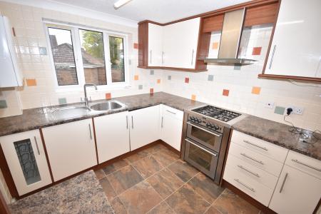 3 bedroom Detached house to let in Finch Drive, Sleaford, NG34