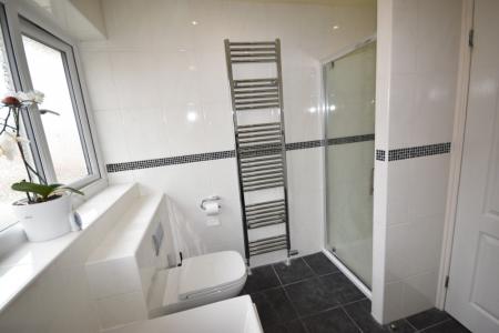 4 bedroom Detached house to let in Cliffe Avenue, Ruskington, NG34