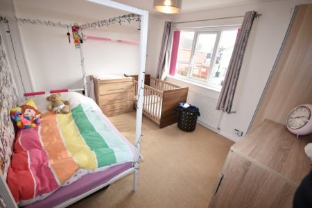 4 bedroom Detached house to let in Cliffe Avenue, Ruskington, NG34