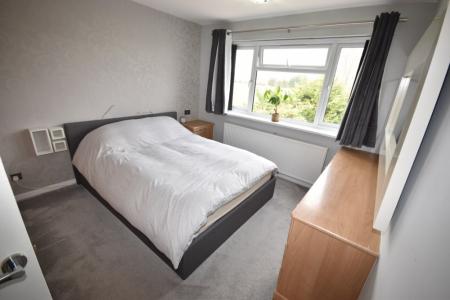 4 bedroom Detached house to let in Cliffe Avenue, Ruskington, NG34