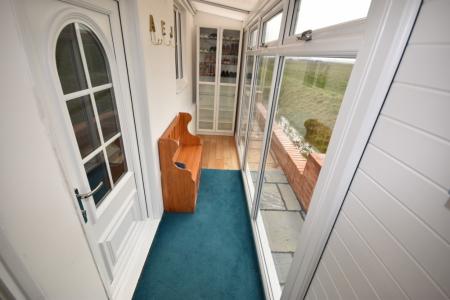 4 bedroom Detached house to let in Cliffe Avenue, Ruskington, NG34