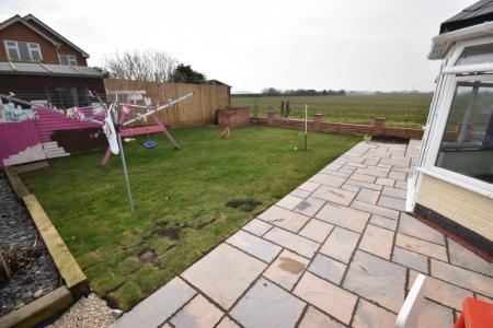 4 bedroom Detached house to let in Cliffe Avenue, Ruskington, NG34