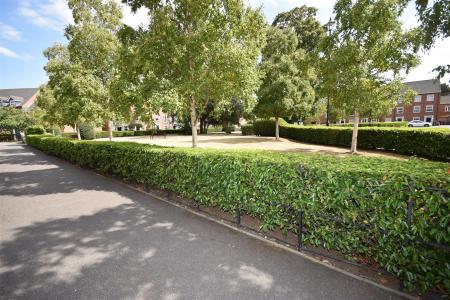 3 bedroom End of terrace house for sale in Kinross Road, Sleaford