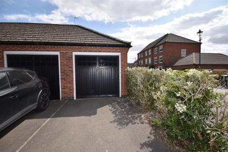 3 bedroom End of terrace house for sale in Kinross Road, Sleaford