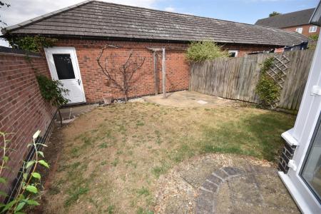 3 bedroom End of terrace house for sale in Kinross Road, Sleaford