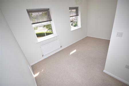 3 bedroom End of terrace house for sale in Kinross Road, Sleaford