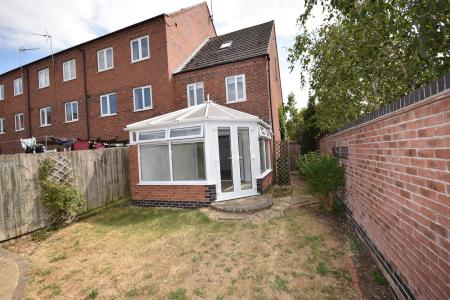 3 bedroom End of terrace house for sale in Kinross Road, Sleaford