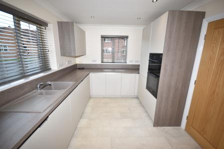 2 bedroom Semi-detached house to let in Sessile Crescent, Ruskington, NG34