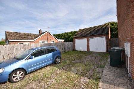 2 bedroom Terraced House to let in Ackrill Close, Coningsby, LN4