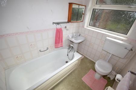 3 bedroom Detached bungalow for sale in St. Hughs Drive, North Hykeham, Lincoln