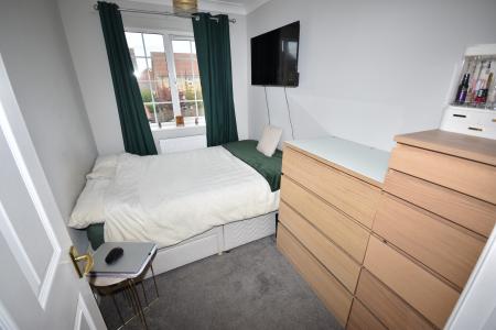 3 bedroom End of terrace house to let in Spire View, Sleaford, NG34